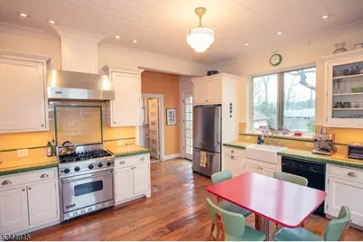 110 Montclair Ave, Montclair, NJ 07042 - Photo 14