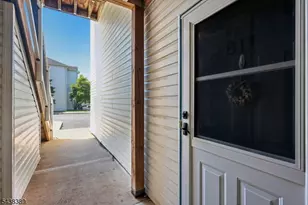 811 Waterford Dr, Edison Twp., NJ 08817 - Photo 2