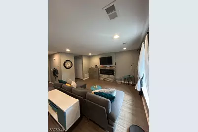 448 Saint Giles Ct, Franklin Township, NJ 08873 - Photo 10
