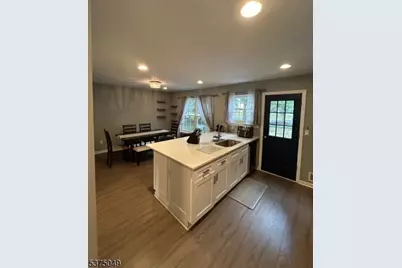 448 Saint Giles Ct, Franklin Township, NJ 08873 - Photo 2