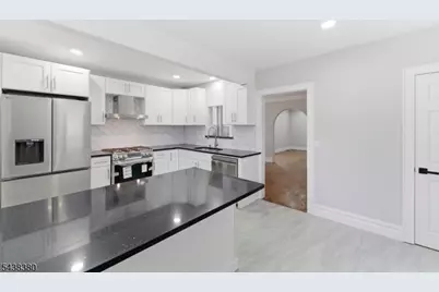 579 Newark Ave, Kenilworth, NJ 07033 - Photo 16
