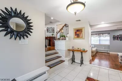 14 Stirling Ln, Wayne, NJ 07470 - Photo 2