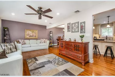 14 Stirling Ln, Wayne, NJ 07470 - Photo 8