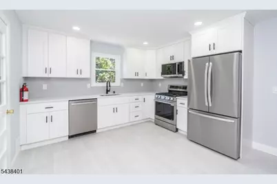 14 Hemlock Rd, Rockaway, NJ 07866 - Photo 2