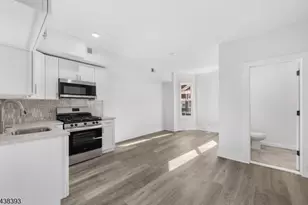 1119 Hampton Pl, Elizabeth, NJ 07201 - Photo 2