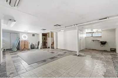 1 Midland Pl, Newark, NJ 07106 - Photo 20