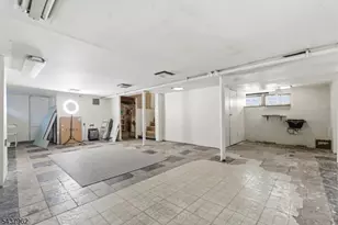 1 Midland Pl, Newark, NJ 07106 - Photo 20