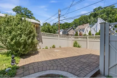 1 Midland Pl, Newark, NJ 07106 - Photo 18