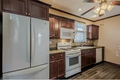 960 Moessner Ave, Union Township, NJ 07083 - Photo 6