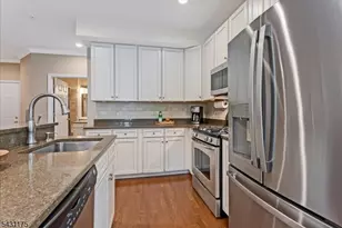 17 Lara Pl, Warren Township, NJ 07059 - Photo 4