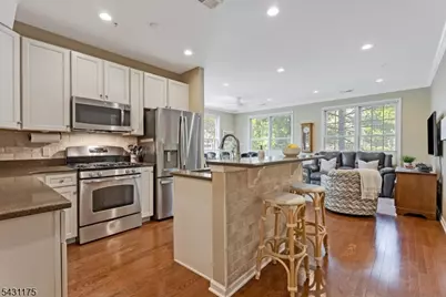 17 Lara Pl, Warren Township, NJ 07059 - Photo 2