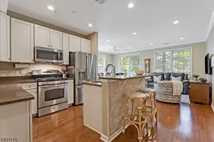 17 Lara Pl, Warren Township, NJ 07059 - Photo 2