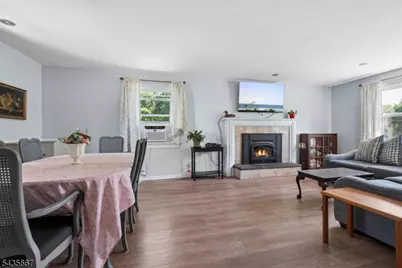 336 Vanderveer Rd, Bridgewater, NJ 08807 - Photo 4