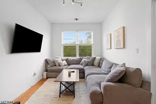 22 Willowdale Ave, Montclair, NJ 07042 - Photo 10