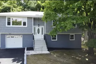 504 Edith Rd, Roxbury Township, NJ 07850 - Photo 2