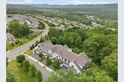 9 Coneflower Ct, Allamuchy Township, NJ 07840 - Photo 2