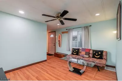 191 W 24th St #D5, Bayonne, NJ 07002 - Photo 4