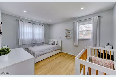 305 Buttfield Dr, Plainfield, NJ 07060 - Photo 18