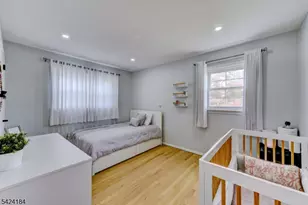 305 Buttfield Dr, Plainfield, NJ 07060 - Photo 18