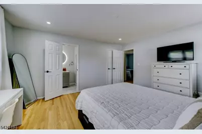 305 Buttfield Dr, Plainfield, NJ 07060 - Photo 20