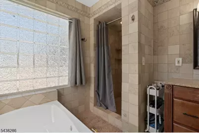 15 Kuiken Ct, Wayne, NJ 07470 - Photo 20