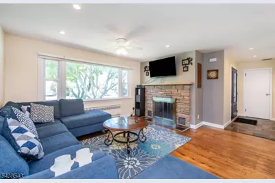 4 Brookhill Pl, Little Falls Township, NJ 07424 - Photo 4