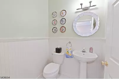 18 Kentworth Ct, Raritan Township, NJ 08822 - Photo 16