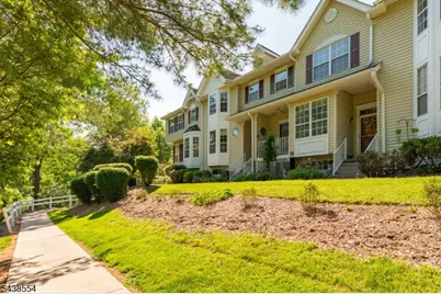 18 Kentworth Ct, Raritan Township, NJ 08822 - Photo 2