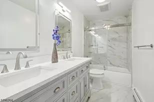 7 Mansfield Ct, Livingston, NJ 07039 - Photo 20