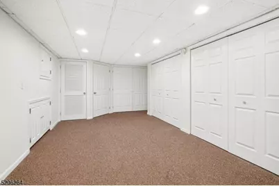 7 Mansfield Ct, Livingston, NJ 07039 - Photo 26
