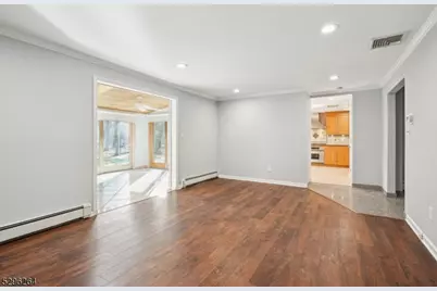7 Mansfield Ct, Livingston, NJ 07039 - Photo 16