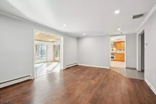 7 Mansfield Ct, Livingston, NJ 07039 - Photo 16