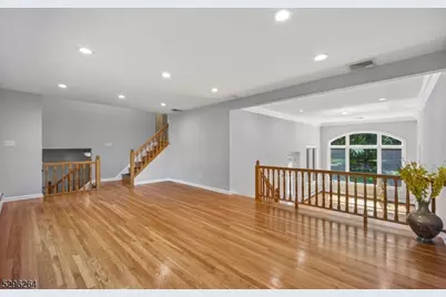 7 Mansfield Ct, Livingston, NJ 07039 - Photo 12