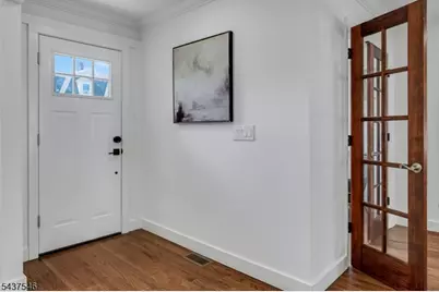 34 Cloverhill Pl, Montclair, NJ 07042 - Photo 2
