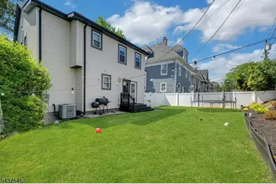 34 Cloverhill Pl, Montclair, NJ 07042 - Photo 28