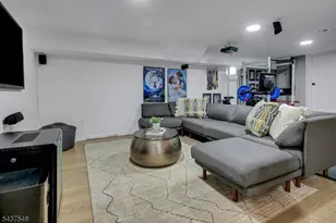 34 Cloverhill Pl, Montclair, NJ 07042 - Photo 20