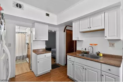 11 Yereance Ave #2, Clifton, NJ 07011 - Photo 4
