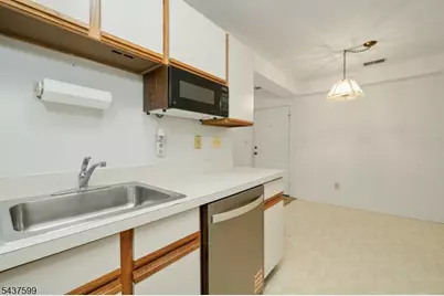 110 Stratford Pl, Bridgewater, NJ 08805 - Photo 16