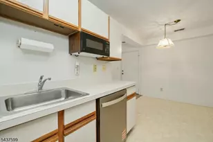 110 Stratford Pl, Bridgewater, NJ 08805 - Photo 16