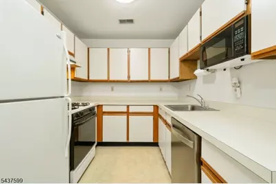 110 Stratford Pl, Bridgewater, NJ 08805 - Photo 12