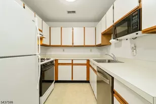 110 Stratford Pl, Bridgewater, NJ 08805 - Photo 12