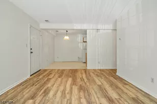 110 Stratford Pl, Bridgewater, NJ 08805 - Photo 8
