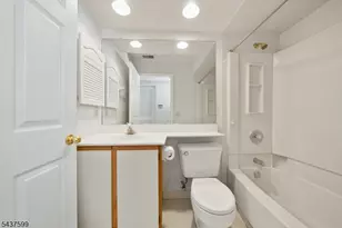 110 Stratford Pl, Bridgewater, NJ 08805 - Photo 18