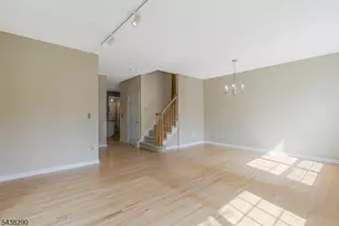 49 Wildflower Ln, Morris Township, NJ 07960 - Photo 4