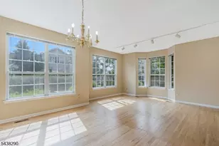 49 Wildflower Ln, Morris Township, NJ 07960 - Photo 2