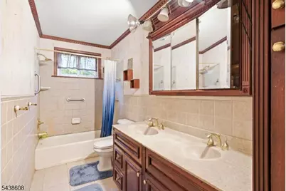 15 Orchid Ct, Deptford Twp., NJ 08096 - Photo 8