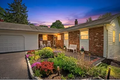 4 Hillcrest Ave, Mendham, NJ 07945 - Photo 2