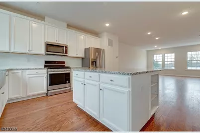 15 Braeburn Ct, Livingston, NJ 07039 - Photo 1