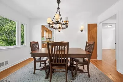 40 Maple Ln, Parsippany, NJ 07034 - Photo 8