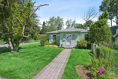40 Maple Ln, Parsippany, NJ 07034 - Photo 1